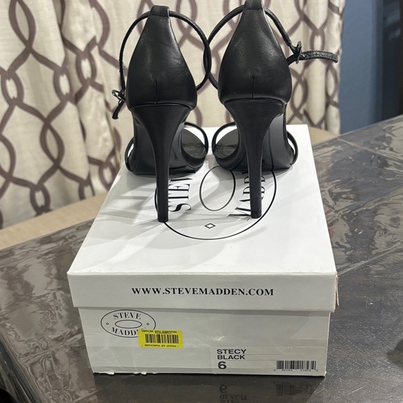 Steve Madden Black Open-Toe Ankle-Strap Heeled Sandals - Picture 3 of 6